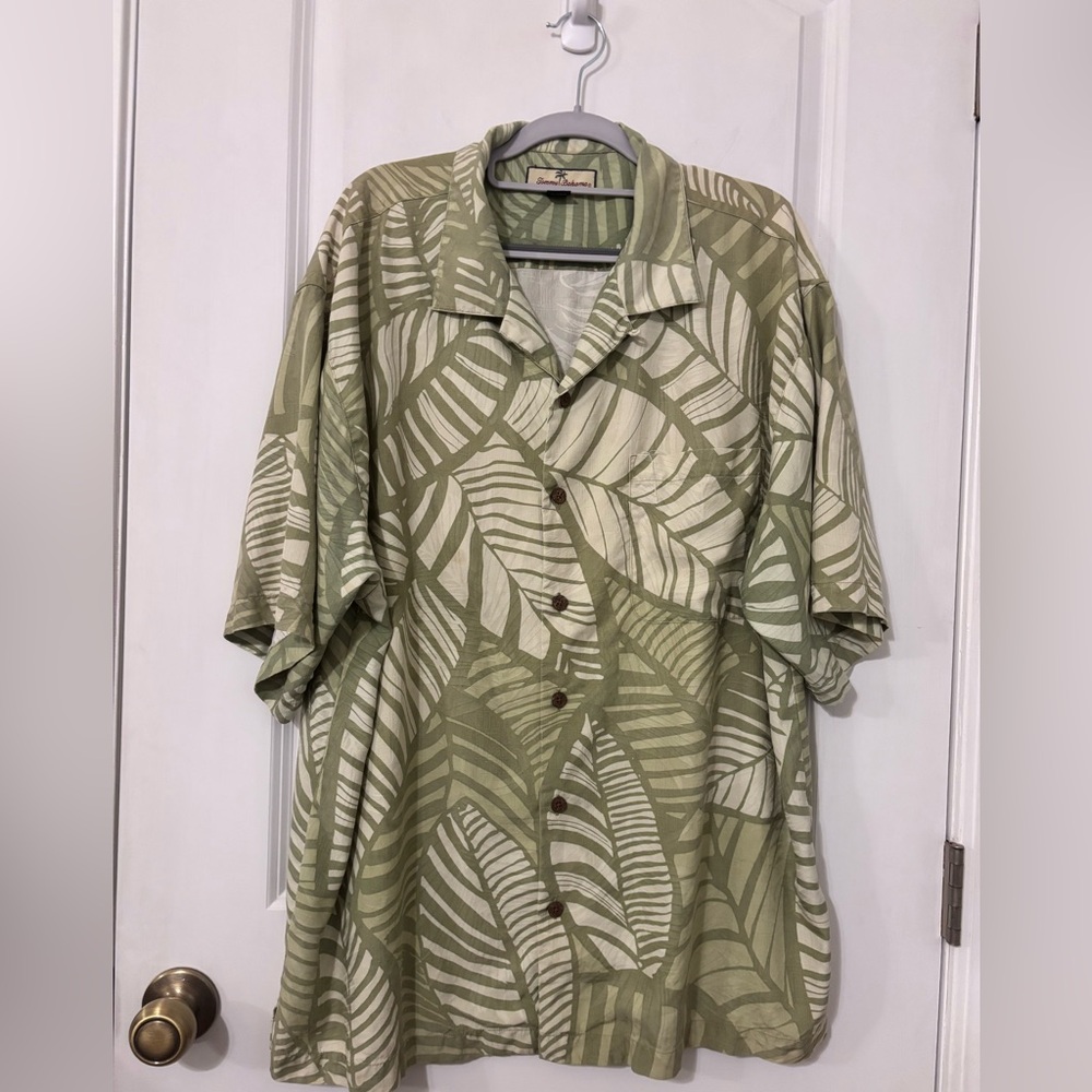 Tommy Bahama Green Leaf Print 100% Silk Shirt